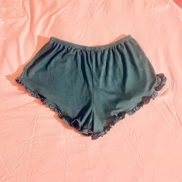 Honey Punch Cheeky Ruffled Shorts 💙💙💙 Size Small - Picture 10 of 11